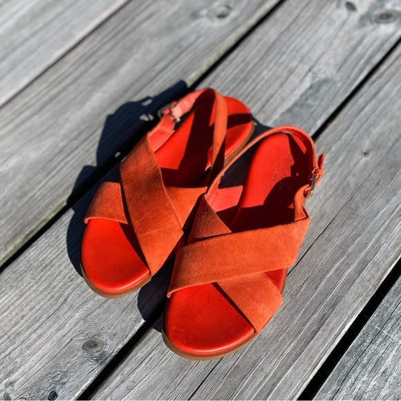 Cole Haan Fernanda Grand 360 Suede Sandals Sz 7 EUC - Picture 3 of 6